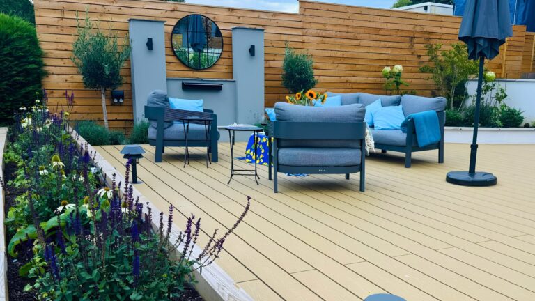 Hitchin contemporary multi-level garden, Hertfordshire — the completed garden